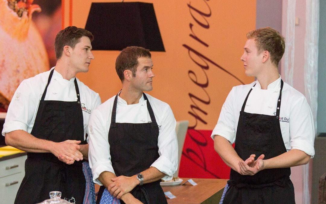 Cuisiner avec style avec l’incontournable tablier personnalisé
