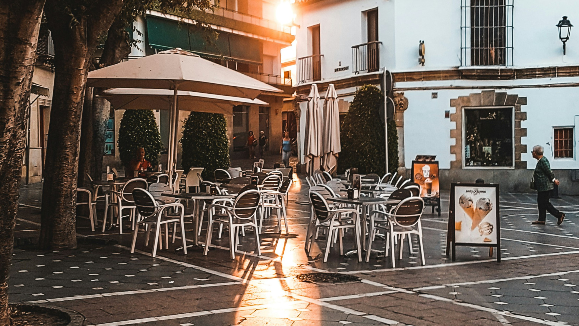 Investissez dans des parasols professionnels pour votre terrasse !